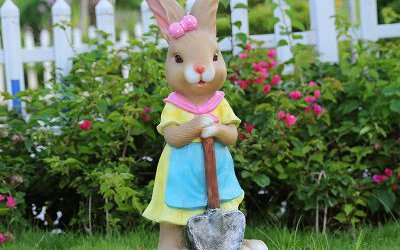 花园装饰一只玻璃钢彩绘兔子雕塑