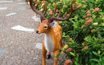花园小路一只仿真动物摆件  梅花鹿雕塑