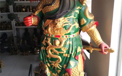 玻璃钢彩绘大型供奉佛像关公雕塑