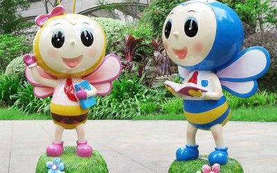 公园小区广场摆拿书玻璃钢卡通蜜蜂雕塑