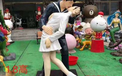 情侣主题公园景区玻璃钢卡通亲吻人物雕塑