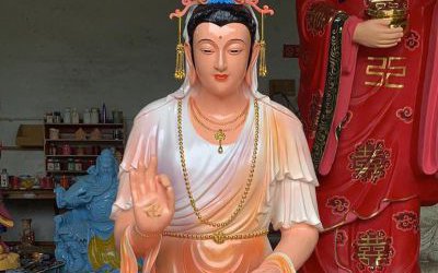 寺庙玻璃钢彩绘大型观音菩萨雕塑