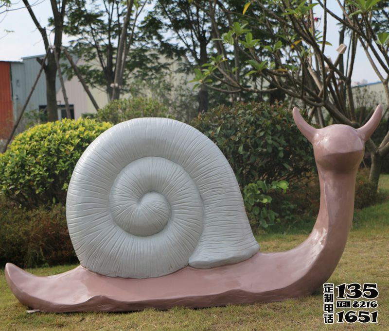 公园草坪玻璃钢创意蜗牛雕塑