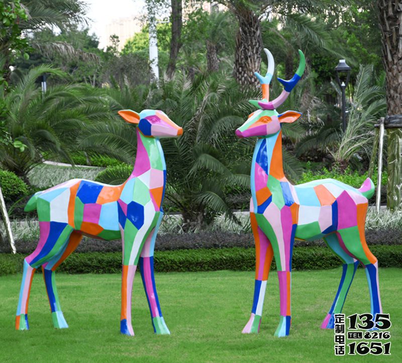 公园草坪玻璃钢彩绘户外景观装饰品几何鹿雕