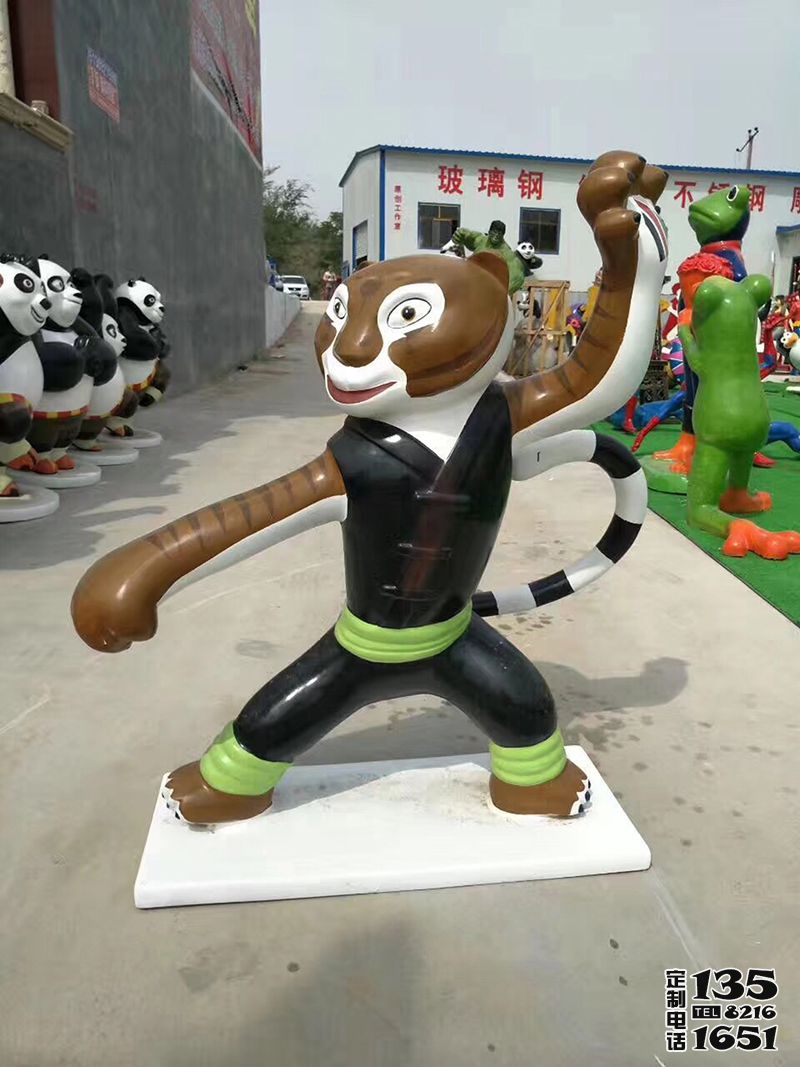 学校游乐园摆放功夫金猴玻璃钢卡通雕塑 学校游乐园摆放功夫金猴玻璃钢卡通雕塑