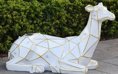 玻璃钢块面几何玻璃钢太阳能鹿雕塑