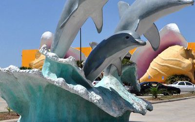 游乐场游泳馆玻璃钢海豚景观雕塑