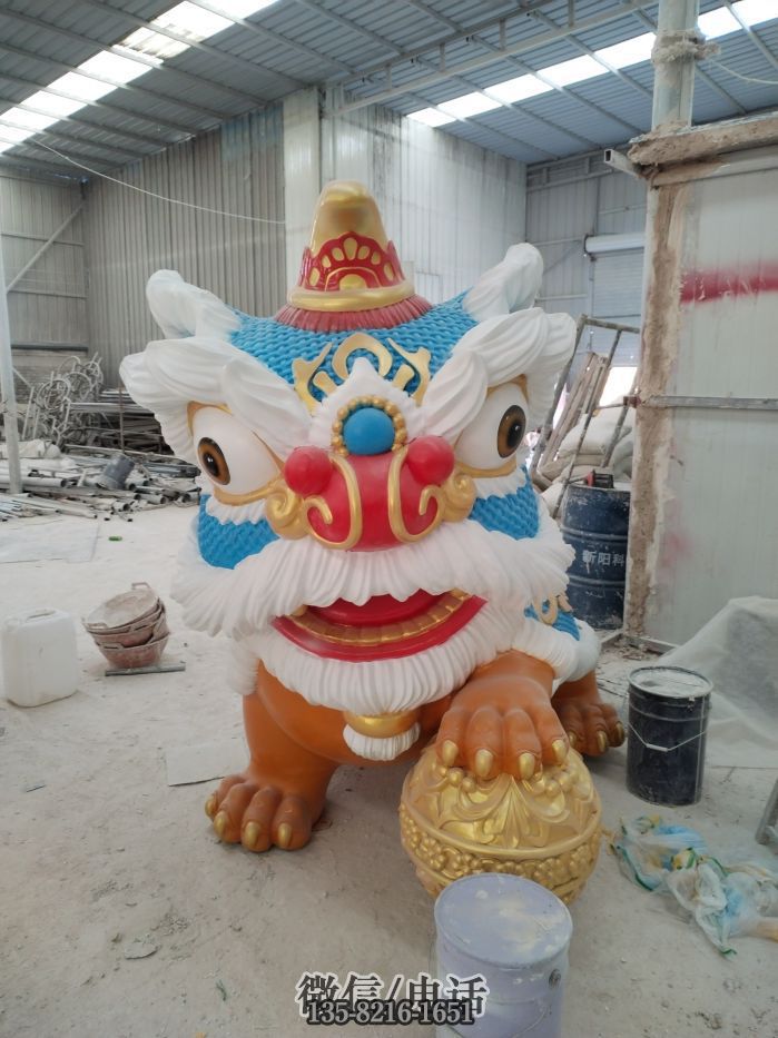 舞狮子玻璃钢雕塑