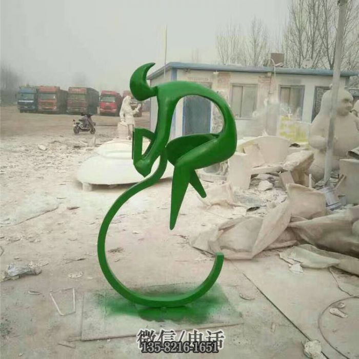 人物雕塑实拍图