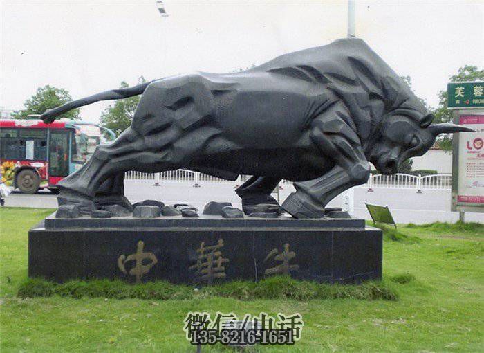 动物雕塑实拍图