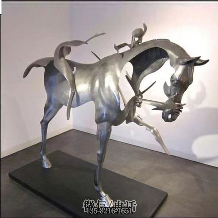 泡沫动物雕塑