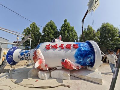大型玻璃钢青花瓷锦鲤花瓶雕塑