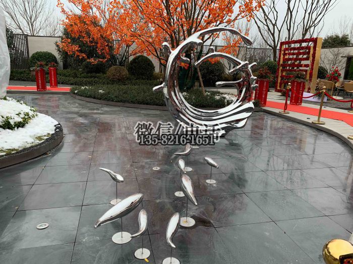 人物雕塑实拍图